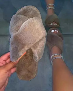 CROSS FLUFFY SLIPPERS/SLIDES